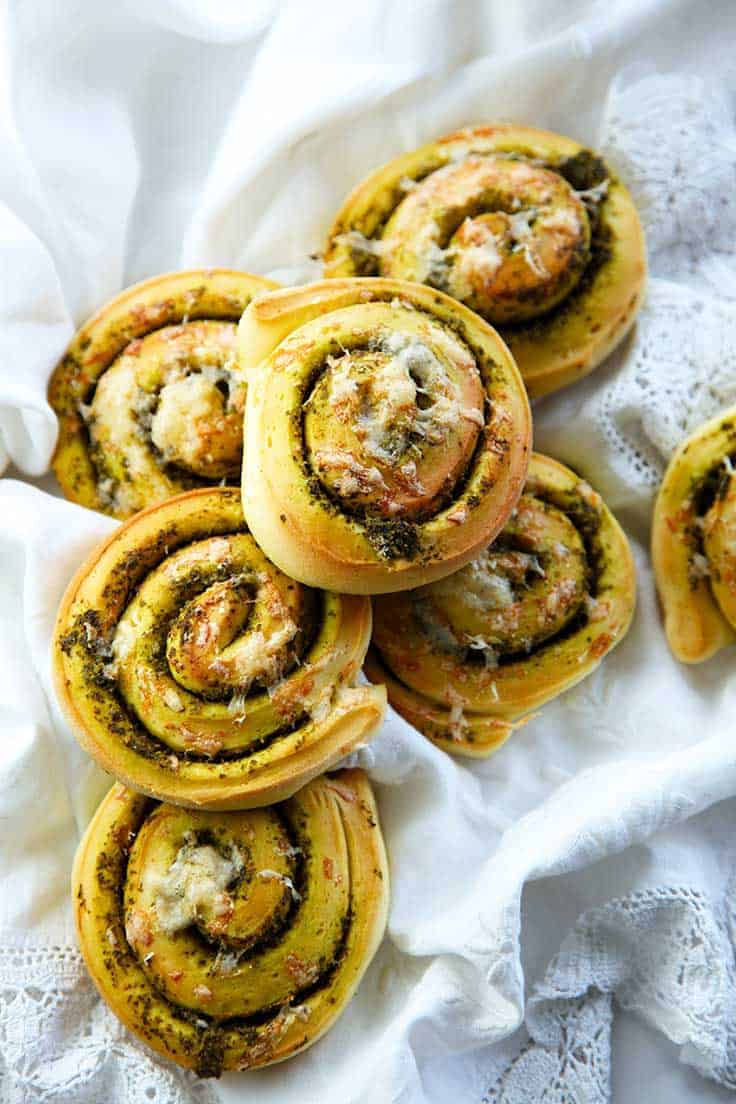 kale pesto bread rolls from Little Big H, part of Kale Pesto Roundup post.