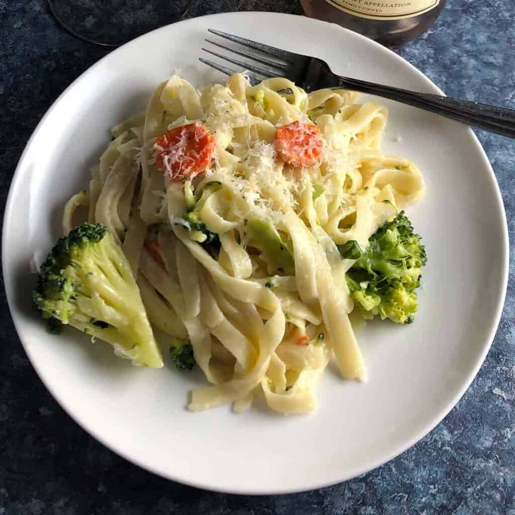 Fettuccine Primavera is a creamy and satisfying pasta dish that is very easy to make.