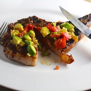 grilled ribeye with Hatch chile avocado salsa makes a great late summer meal | cookingchatfood.com