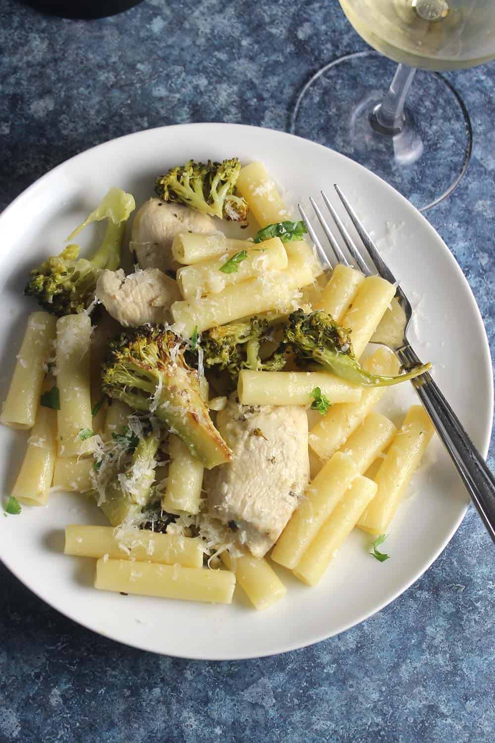 plate of chicken broccoli ziti