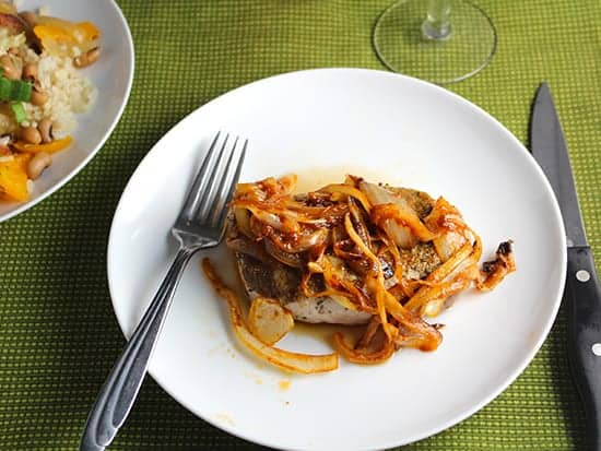 https://cookingchatfood.com/wp-content/uploads/2015/12/pork-chops-caramelized-onions.jpg