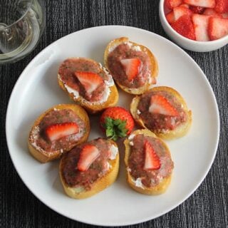 Savory Strawberry Crostini recipe