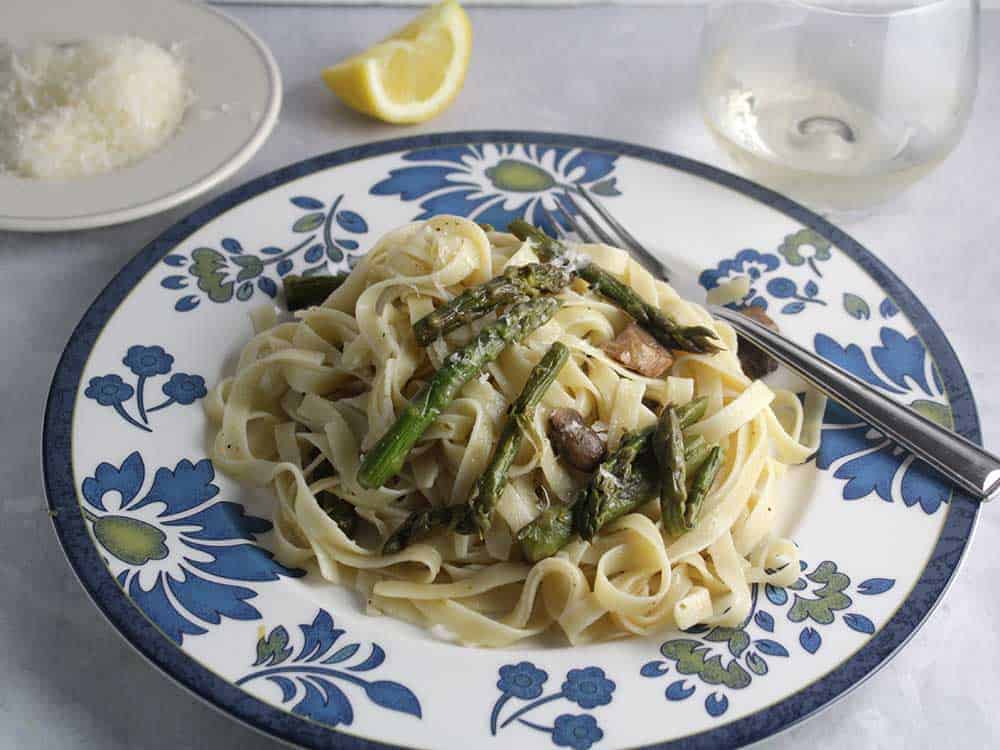 asparagus mushroom fettuccine