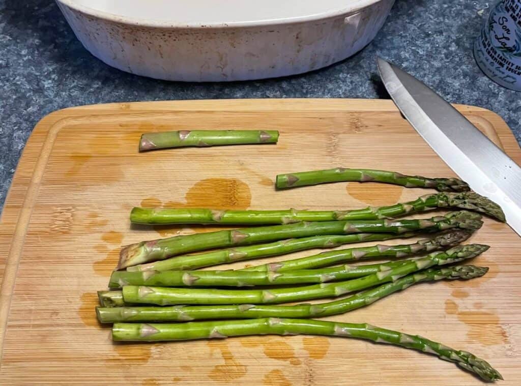 asparagus on a cutting board