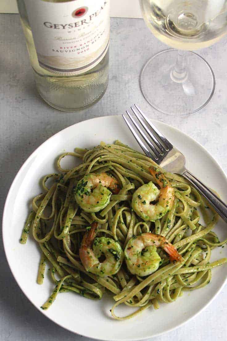 Shrimp Pesto Pasta recipe, easy to make and delicious paired with a Sauvignon Blanc wine. #winepairing #shrimp #pesto #SauvignonBlanc