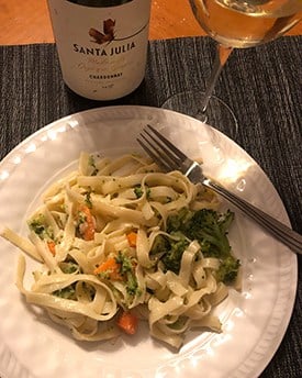 Santa Julia Chardonnay paired with fettuccine.