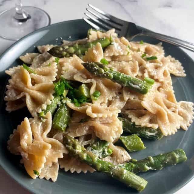 Quick Asparagus Goat Cheese Pasta with Lemon - Cooking Chat