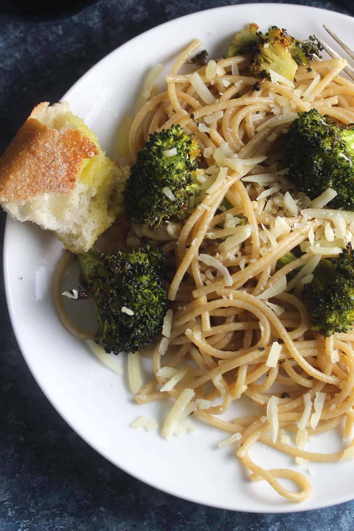 garlic broccoli pasta plated