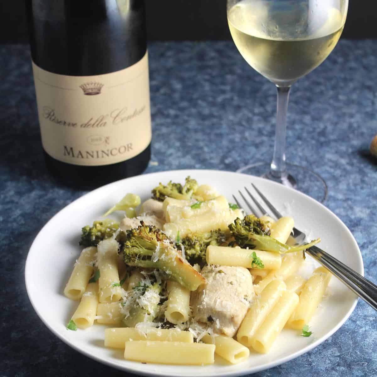 chicken broccoli dish paired with Italian white wine.