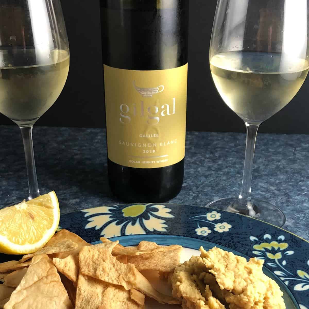 Gilgal Sauvignon Blanc paired with hummus.