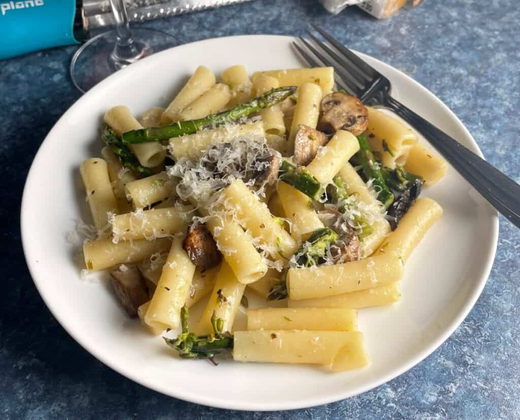 Roasted Asparagus and Mushroom Pasta - Cooking Chat