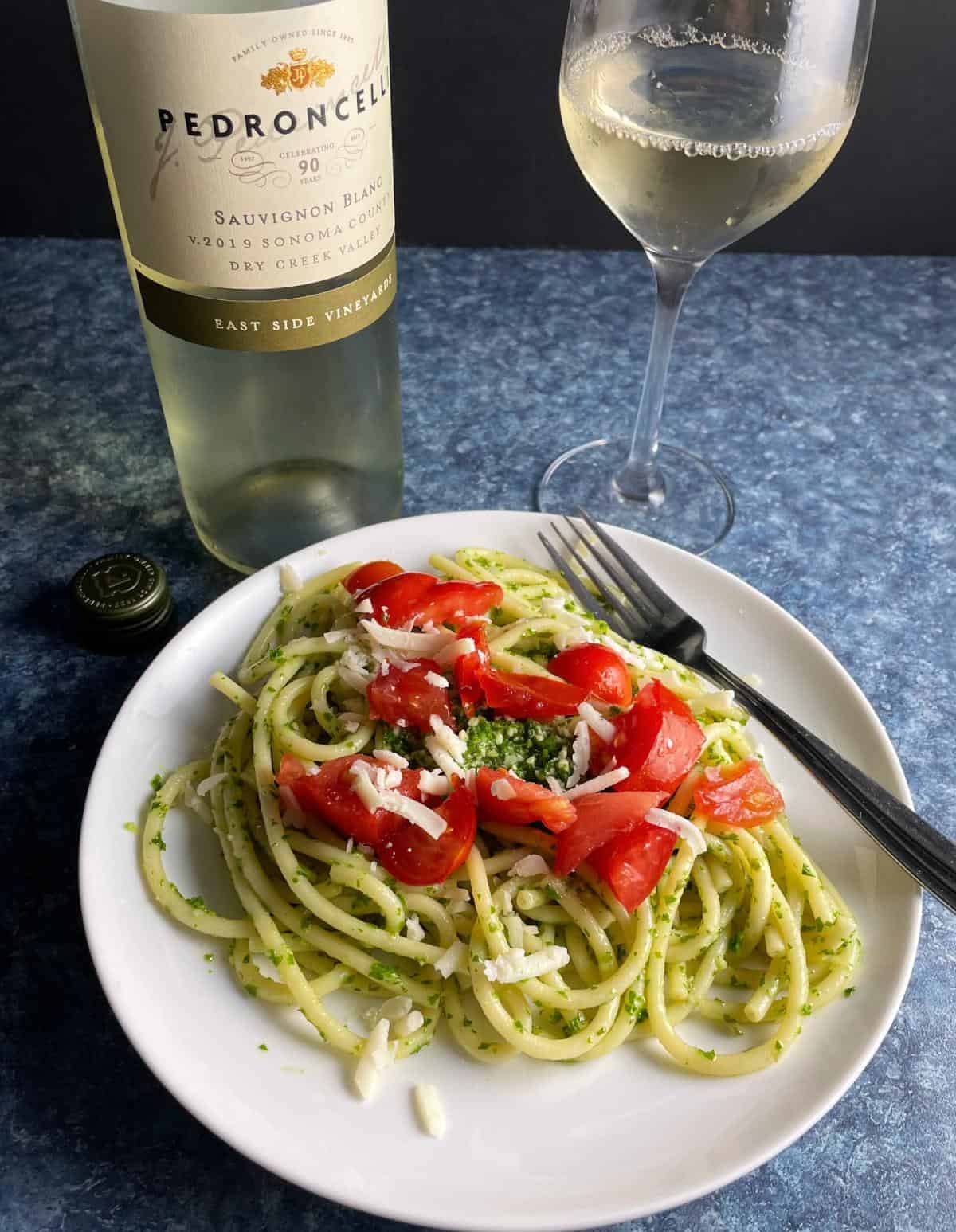 https://cookingchatfood.com/wp-content/uploads/2022/04/kale-pesto-sauv-blanc.jpeg